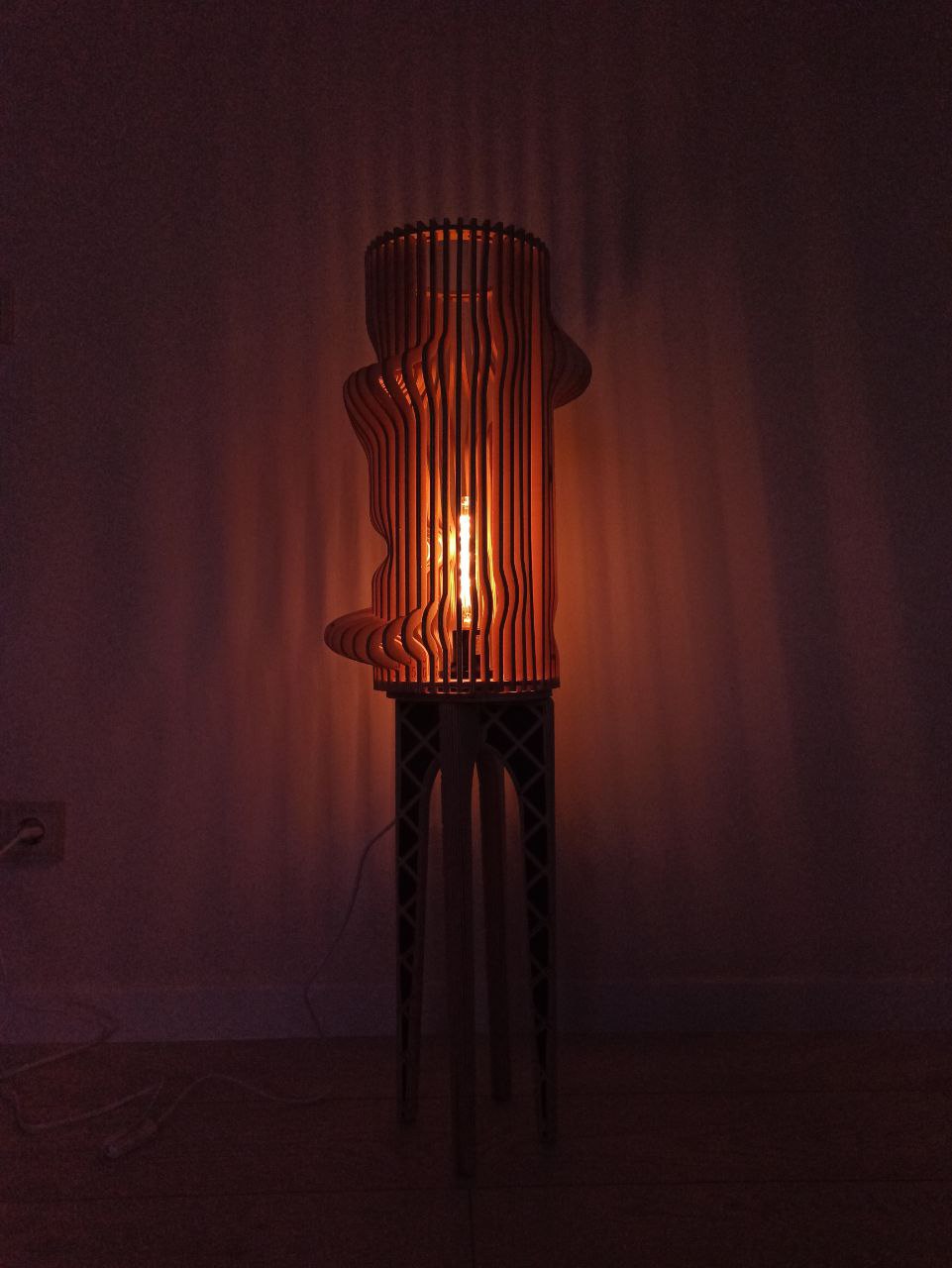 Светильник из фанеры в стиле лофт